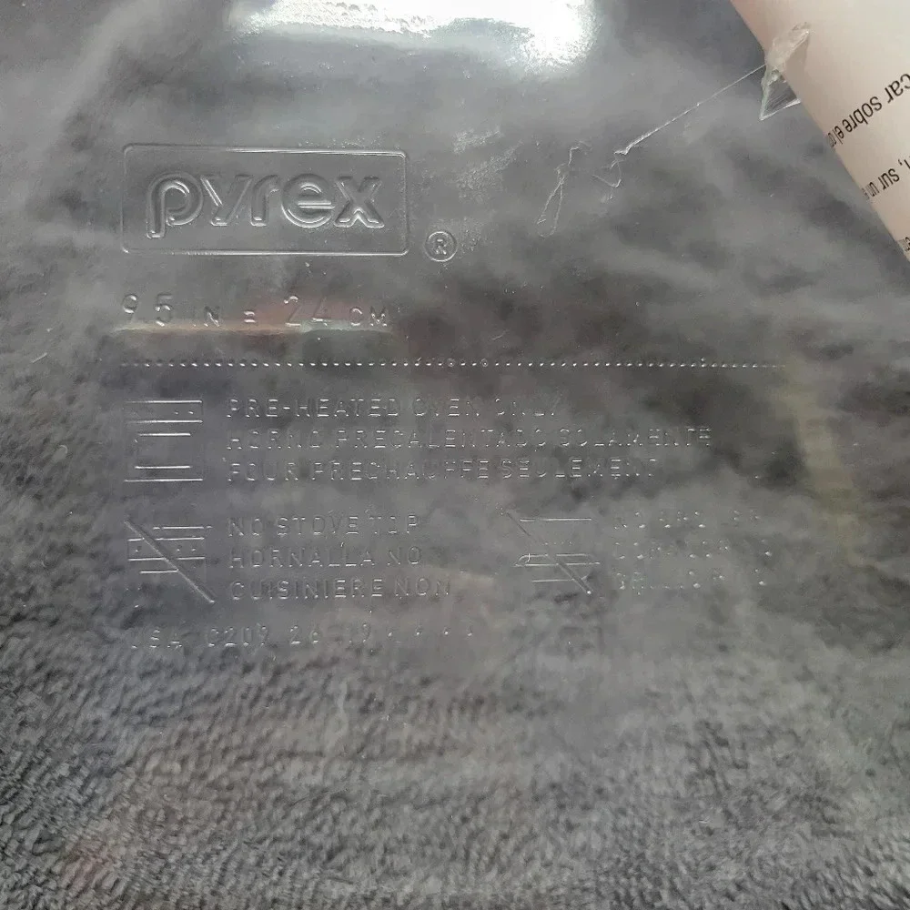 Pyrex pie tin